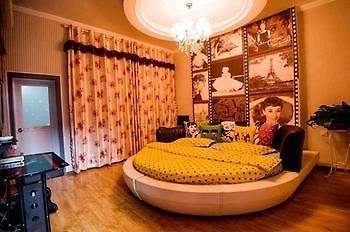 Shuangshuang Home Fenghuang Hongqiao Branch Esterno foto